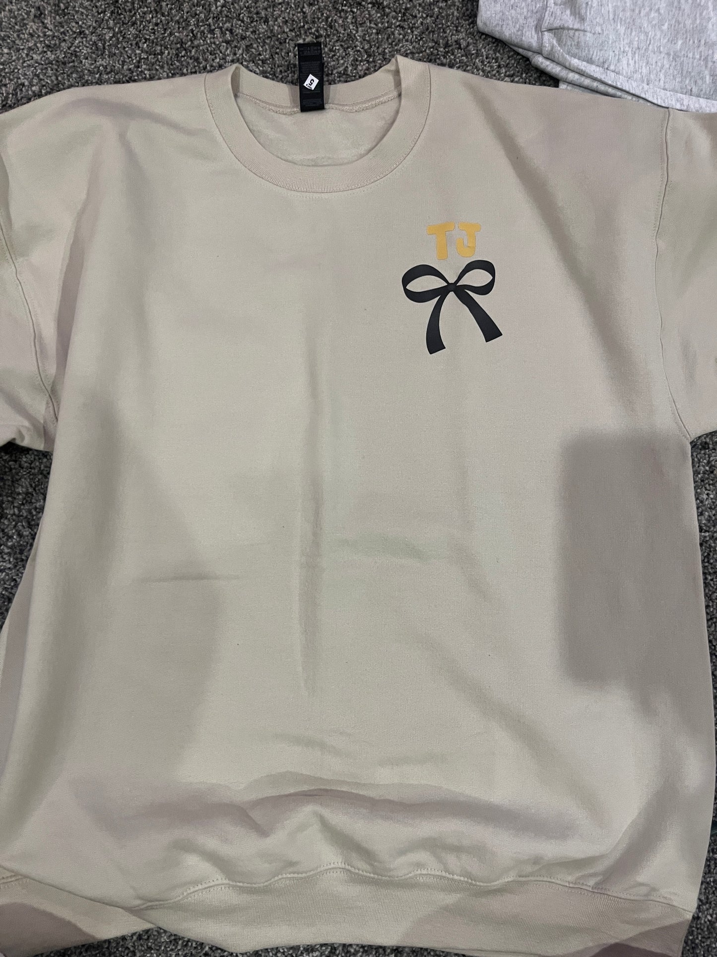 “Oopsie” TJ Spirit Bow Crewneck (NATURAL)